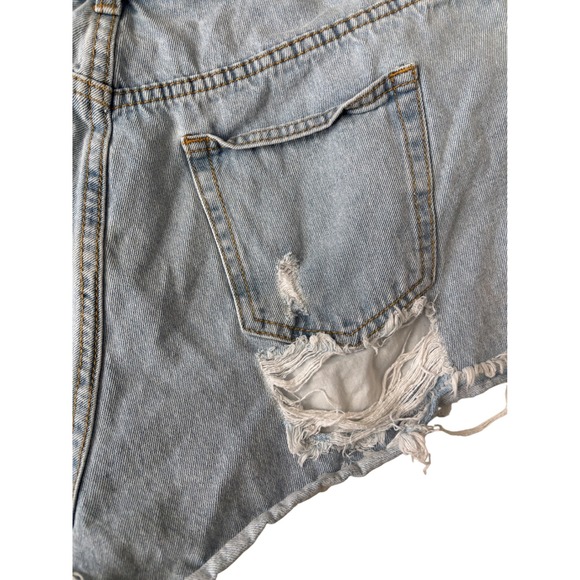 Missguided High Rise Distressed Denim Shorts Light Wash Size 10 Waist 32 Raw Hem - Picture 4 of 5